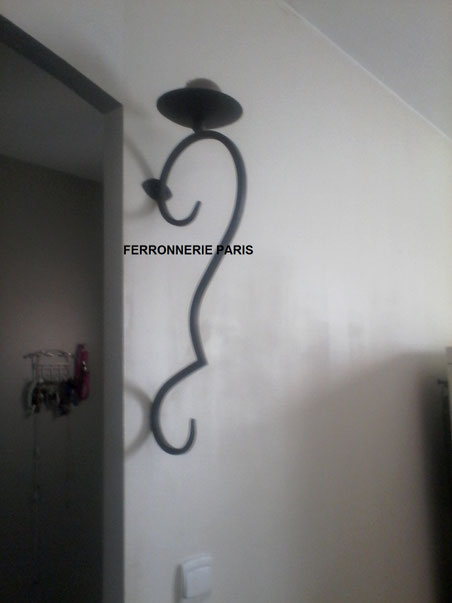 Volute en fer forgé murale