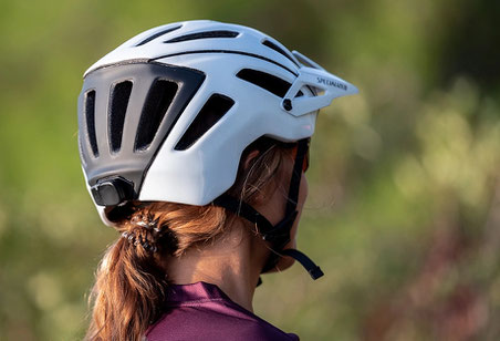 ANGi Crash Sensor mit den meisten gängigen Fahrradhelmen nutzen