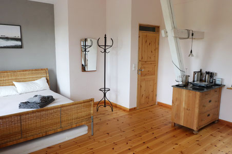 Zimmervermietung, Zimmer im Grünen, Radlerunterkunft