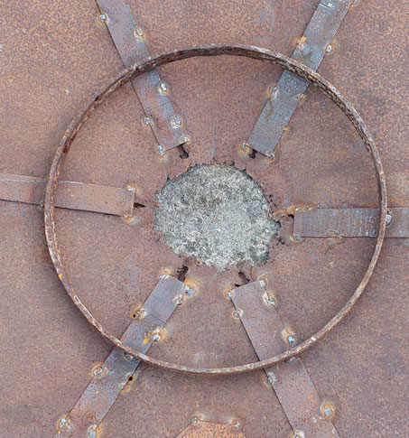 Détail du cerclage soudé à la forge d'où la surépaisseur visible côté gauche-ACCOB