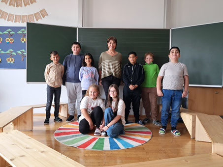 Oktober 2025  Workshop: "Lernen lernen"     für die 3. und 4. Klassen der Volksschule Voitsberg. Durchgeführt von Roswitha Hafen, finanziert von der Volksbank. Mit der Evo-Pädagogik durften wir insgesamt 20 Einheiten, finanziert durch die Volksbank, umset