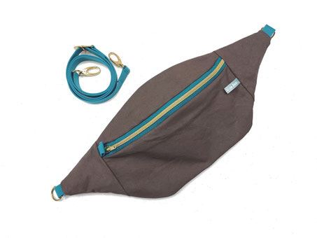 Cross Body Bag Upcycling Plane grau