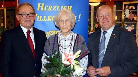 Ehrung - Wiltrud Münderlein - 60 Jahre Aktives Singen - 2015