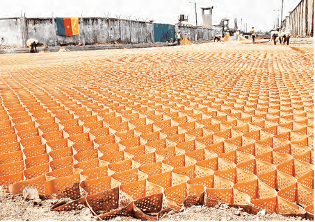 La technologie canadienne Novocrete pour la construction de routes en zone marécageuse
