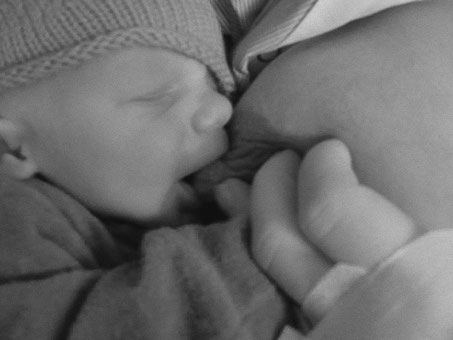 Unser Sohn, wenige Minuten nach der Geburt, fotografiert von meinem Mann
