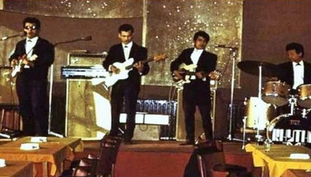 van links naar rechts: Chris van Eldik, Ronald Keyner, Lex van Eldik, Freddy Edelbloed, tijdens het optreden in de Euro dancing in Heerlen in 1969.