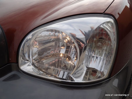 Na het polijsten weer een super heldere koplamp | A1 Car Cleaning ©