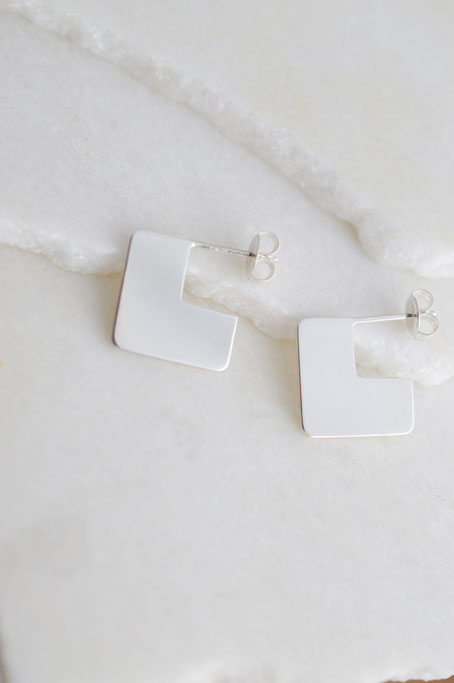 paire de boucles d'oreilles géométriques carrées en argent 925 modèle Forma F05