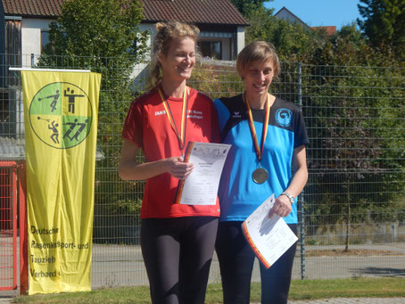 Renate Ansel (rechts) bei der Siegerehrung.