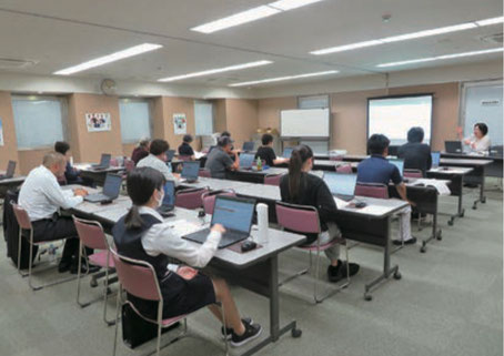 女性社労士のセミナー受講生