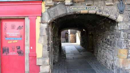 Edinburgh Sehenswürdigkeiten & Geheimtipps: Eingang zur Bakehouse Close