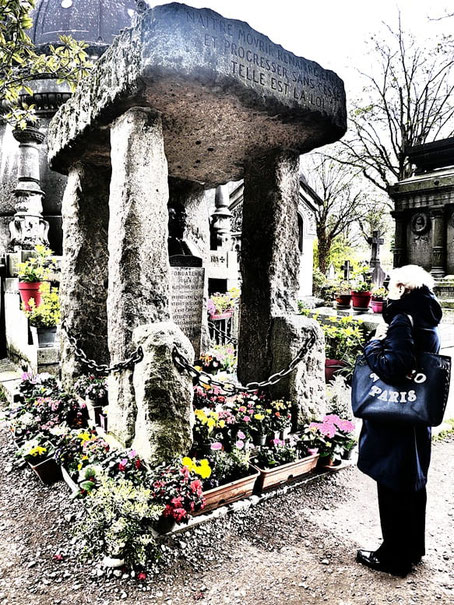 Paris Friedhof Père Lachaise: Grab von Allan Kardec