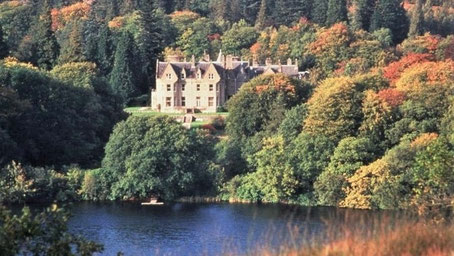 Schottland Schloss Hotel übernachten: Idylle am Loch Oich © Glengarry Castle Hotel