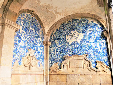 Azulejos Porto Sehenswürdigkeiten: Kreuzgang der Kathedrale