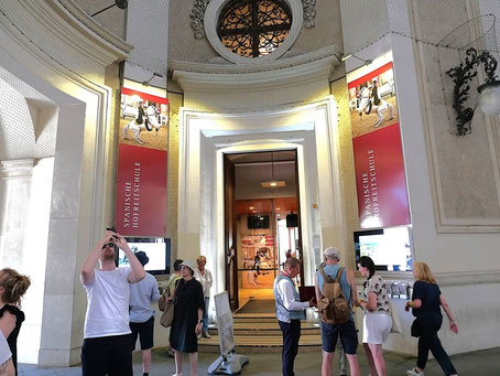 Auf den Spuren von Kaiserin Sissi in Wien: Spanische Hofreitschule
