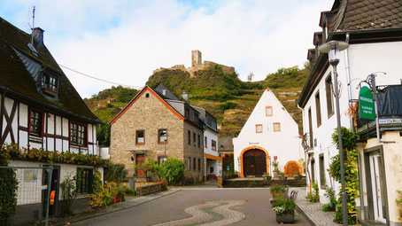 Moseltal schönste Orte: Rittersaal und Burg in Kobern-Gondorf