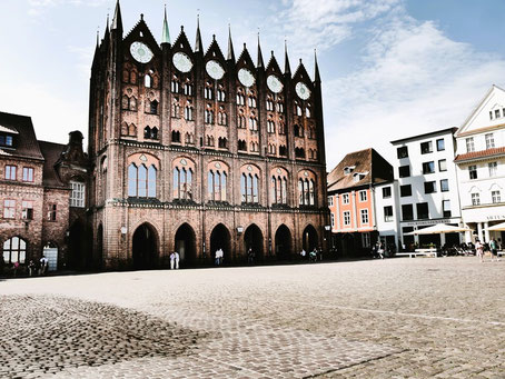 Stralsund Tipps & Geheimtipps: Rathaus mit Schaufassade