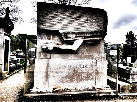 Paris Friedhof Père Lachaise: Grab von Oscar Wilde