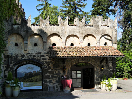 Meran Sehenswürdigkeiten: Schloss Rametz