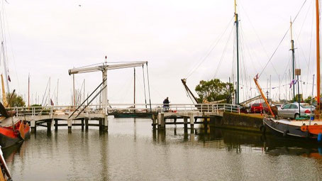 Markermeer & IJsselmeer Sehenswürdigkeiten: Zugbrücke in Monnickendam