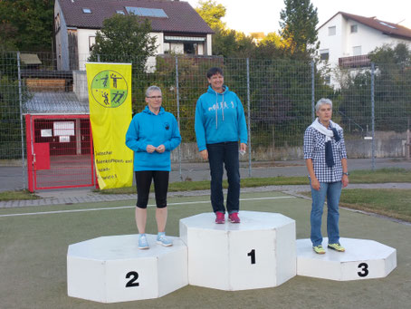 Sabine Grißmer istnach langer Pause wieder da! Im Hammer- und im Gewichtwerfen wurde sie 2.