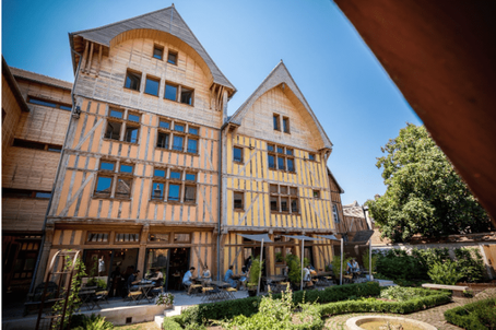 Centre historique et maisons à pans de bois à Troyes.