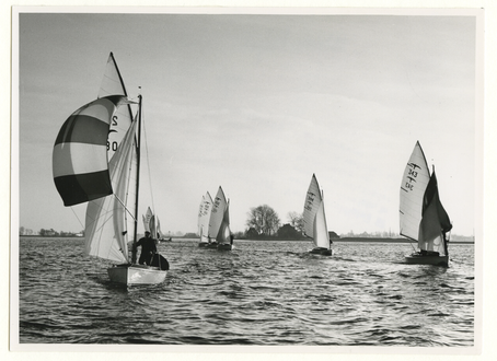 Winterwedstrijd om de "Zilveren Schaats" op het Pikmeer, begin jaren 60.
