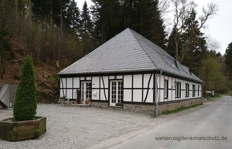 So können wir ein Niedrigenergiehaus ganz nach dem Wünschen unserer Bauherren planen und bauen