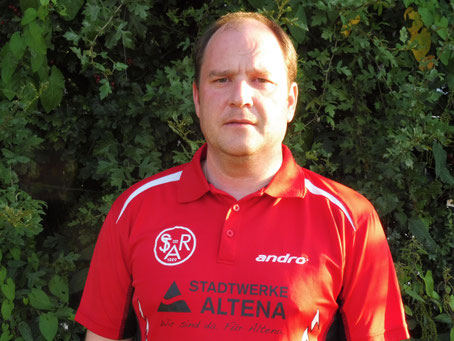 Strebt mit seinem Team den ersten Punktgewinn an (Guido Krenz)