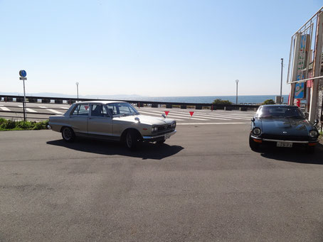 ベントレーに乗るハコスカ紳士 - 日産旧車達、特にフェア ベントレーに乗るハコスカ紳士 - 日産旧車達、特にフェア