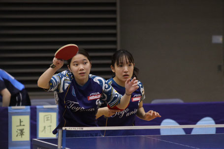 各校のエースダブルス相手に4勝を挙げ、チームに勢いをもらたした山脇(左)・上澤ペア(写真提供:スポーツ東洋)