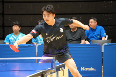 得意の粘り強いプレーででシングルス2勝を挙げた三枝