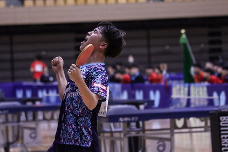 東京経済大学戦の7番で勝利を挙げた助川(写真提供:スポーツ東洋)