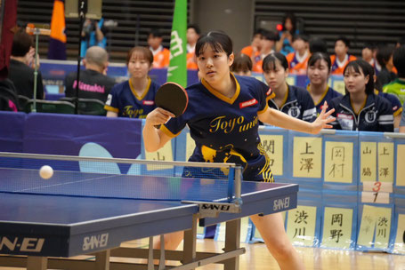 大正大学戦でリーグ戦デビューとなった岡村は落ち着いたプレーで勝利