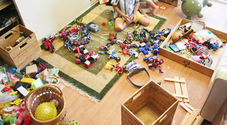 福岡整理収納のプロとりのくらしがすすめる子供自身におもちゃの整理をさせる時も、基本的に「全部出す」でやっていきます