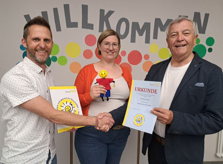 Die Überreichung des Klaro-Siegels