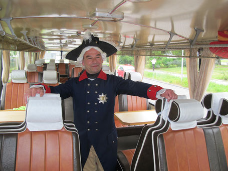 Der Alte Fritz im Bus der Nostalgietour