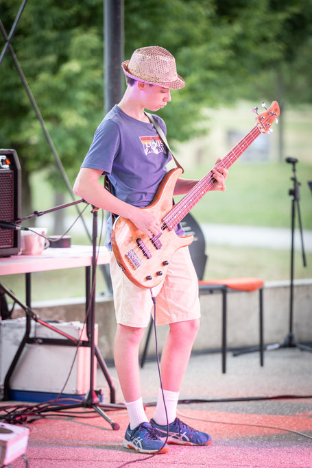 Ecole de musique EMC à Crolles - Grésivaudan : cours de guitare moderne.