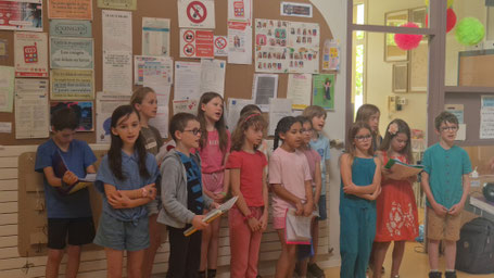 Ecole de musique EMC à Crolles – Grésivaudan : La chorale Les Tutti Cookies, lors d’un spectacle. La chorale est ouverte à tous les enfants de primaire.