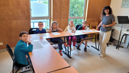 Ecole de musique EMC à Crolles – Grésivaudan : Les élèves de l’école EMC apprenant le solfège.