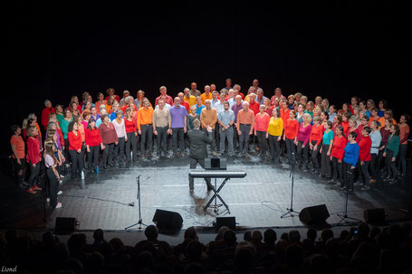 Ecole de musique EMC à Crolles - Grésivaudan : la chorale VMC durant une répétition.