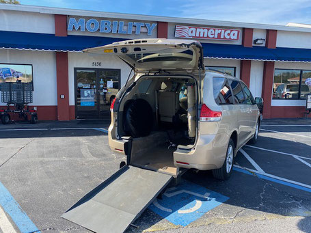 2014 Toyota Sienna Wheelchair Van