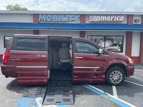 2013 Chrysler Wheelchair Vans