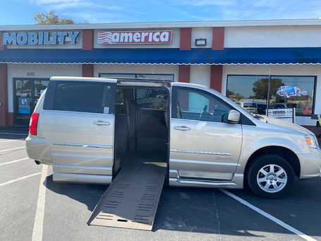 2012 Chrysler Wheelchair Vans