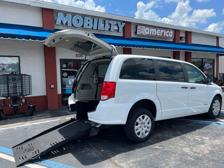 2019 Dodge Grand Caravan Wheelchair Van