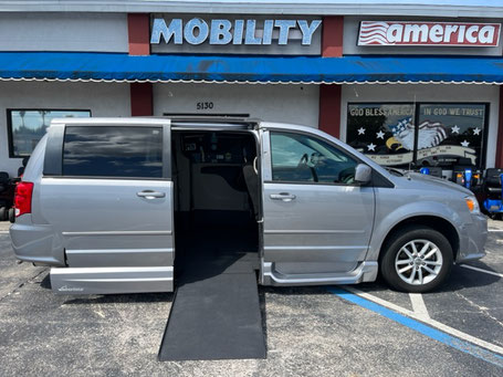 2016 Dodge Grand Caravan Wheelchair Van