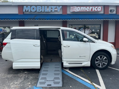 2015 Honda Odyssey Mobility Van