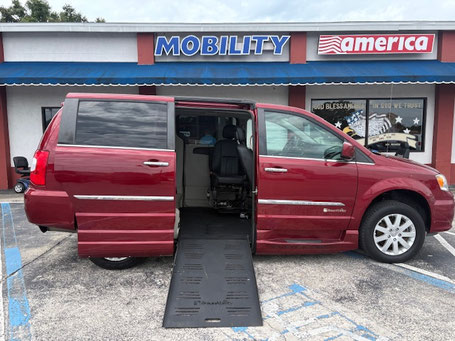 2016 Chrysler Wheelchair Vans