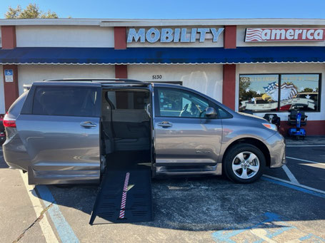 2019 Toyota Sienna Wheelchair Vans