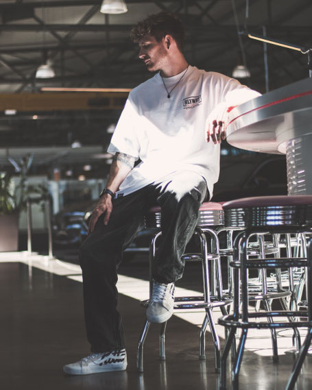 holywhat ,hlywht, holywhatclothingco, california, oversizedtee, fashion, summer, streetwear, tattoos, necktattoo, handtattoo